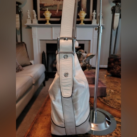 Coach Zebra striped tan..leather and canvas..EUC - Picture 4 of 10